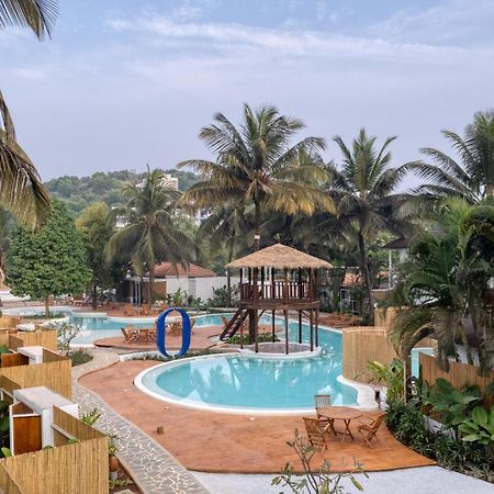 Azora By Ayatana, Goa Hotel Morjim Exterior foto
