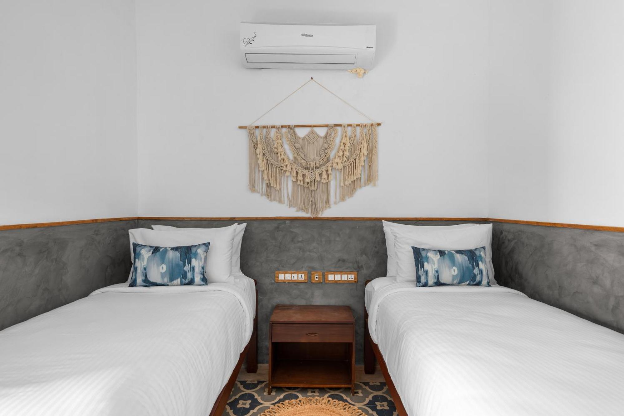 Azora By Ayatana, Goa Hotel Morjim Exterior foto