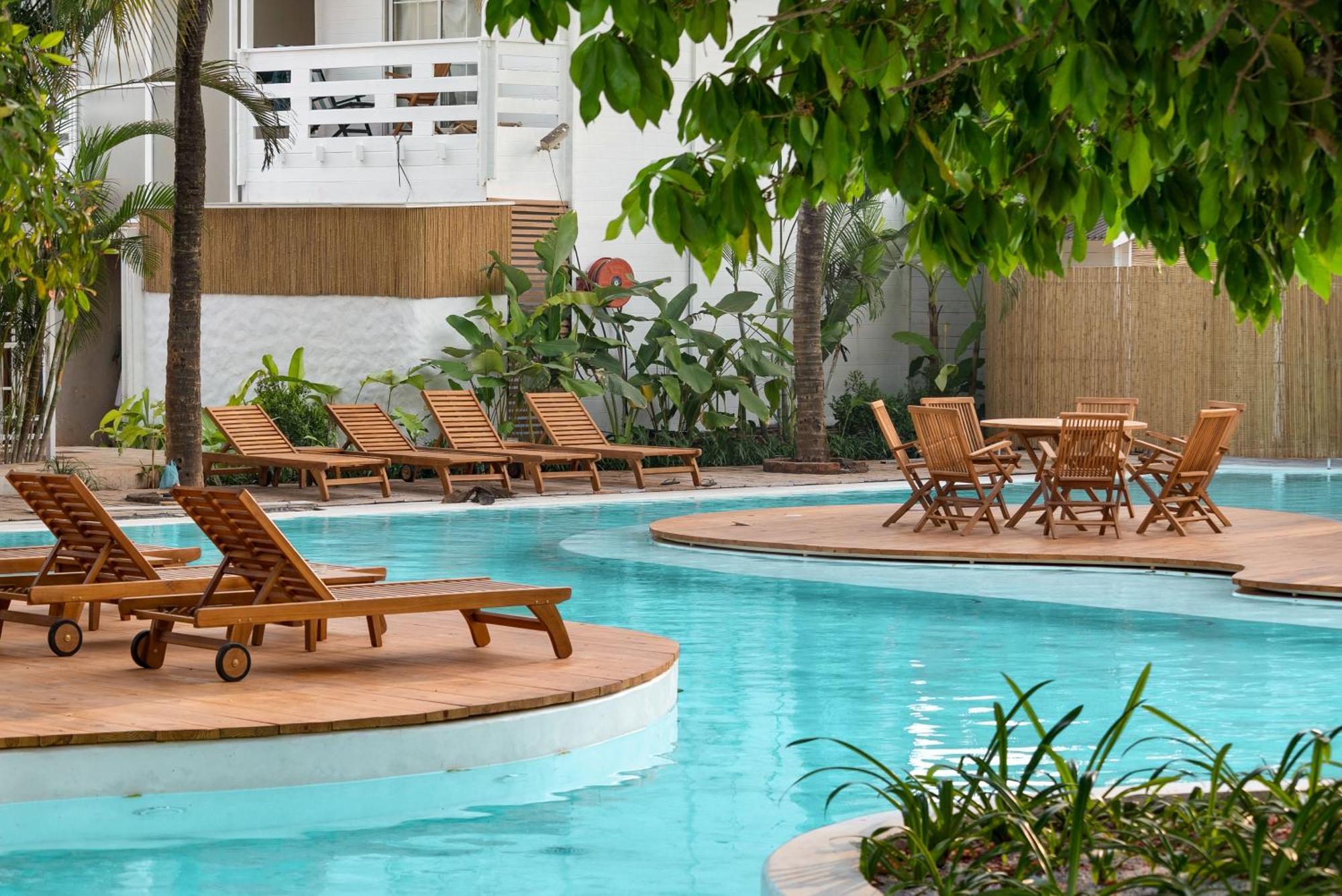 Azora By Ayatana, Goa Hotel Morjim Exterior foto
